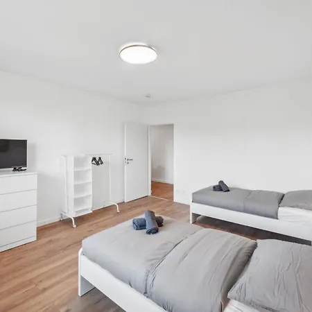 Monteur - Fuer Bis Zu 6 Personen In 63538 - Hu10 *