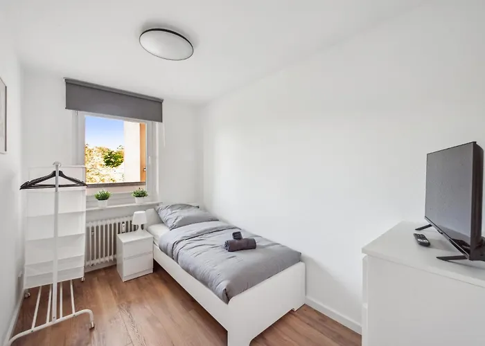 Monteur - Fuer Bis Zu 6 Personen In 63538 - Hu10 Apartment Grosskrotzenburg